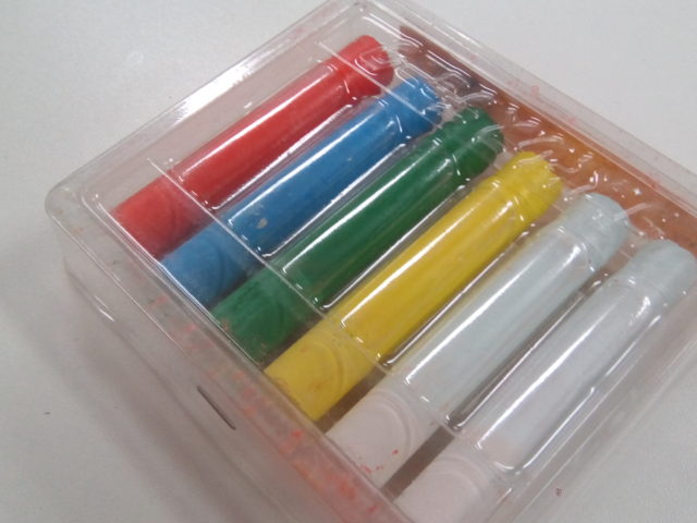 普及の広がる新バージョン「色覚チョーク」